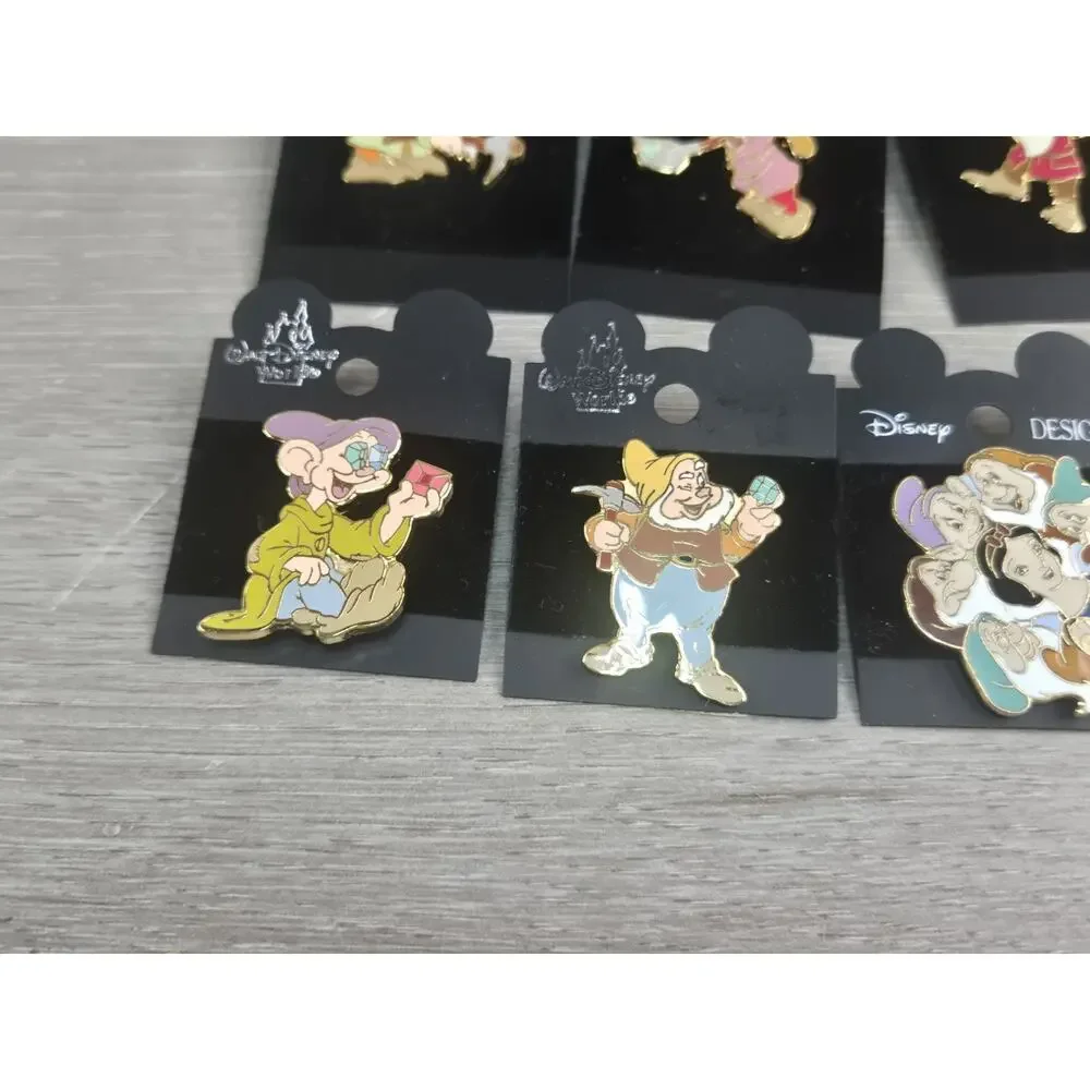 Snow White & 7 Dwarves Set Doc Grumpy Happy Sleepy Bashful Sneezy Disney Pin 666